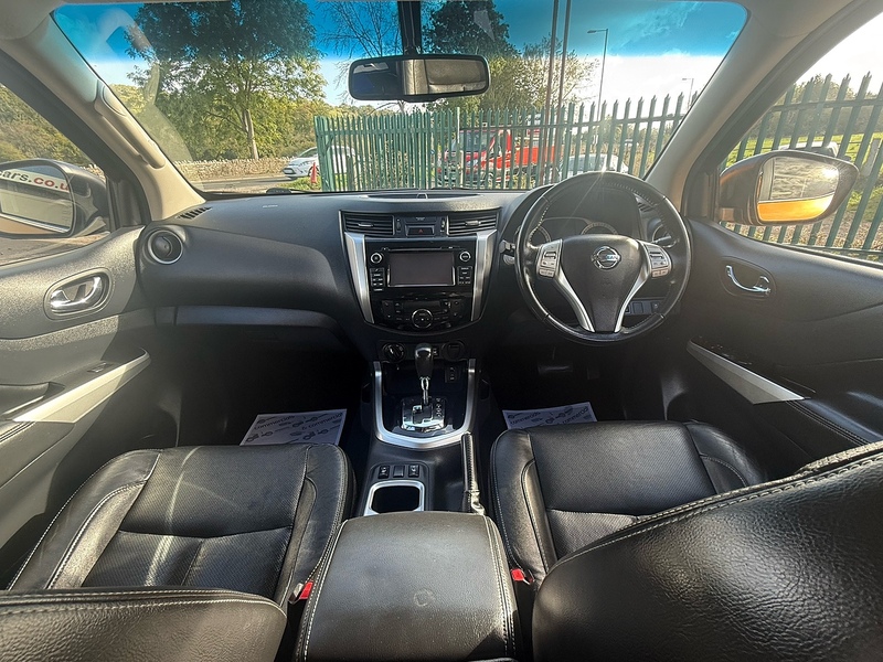 Nissan 2.3 dCi Tekna Pickup Double Cab 4dr Diesel Auto 4WD Euro 5 (190 ps)