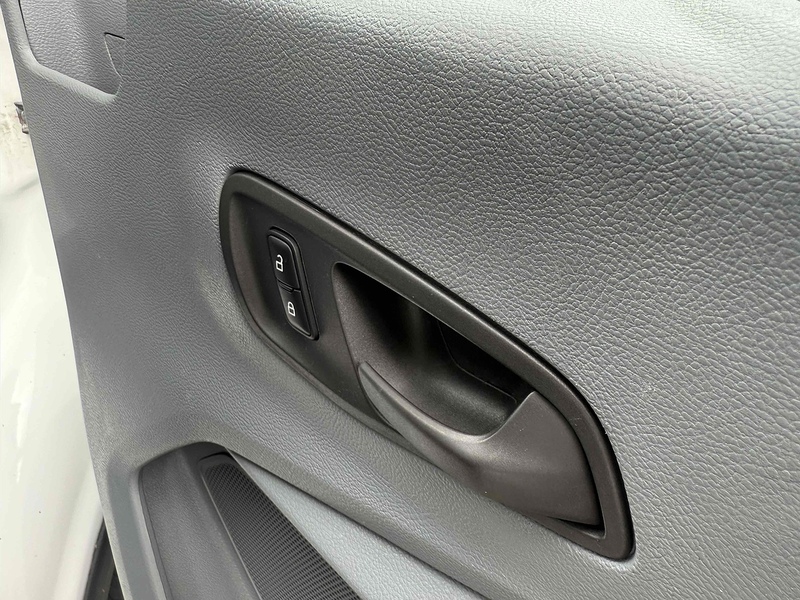 Ford No Standard Specification or Optional Extras.