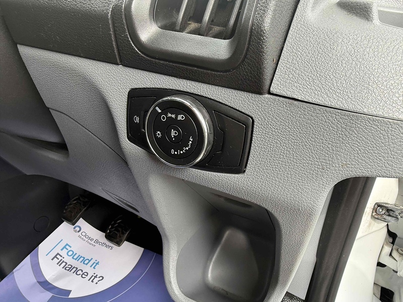 Ford No Standard Specification or Optional Extras.