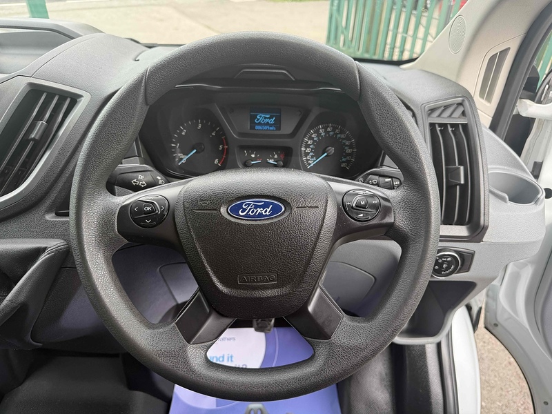Ford No Standard Specification or Optional Extras.