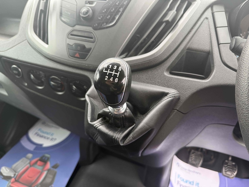 Ford No Standard Specification or Optional Extras.