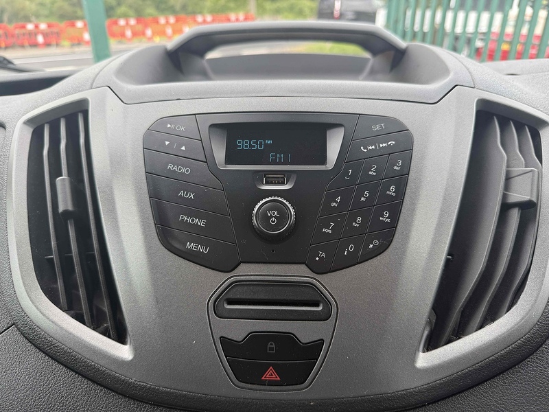 Ford No Standard Specification or Optional Extras.