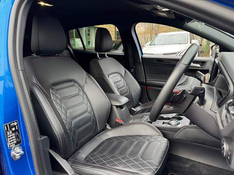 1.5 EcoBlue ST-Line Vignale Estate 5dr Diesel Auto Euro 6 (s/s) (120 ps)