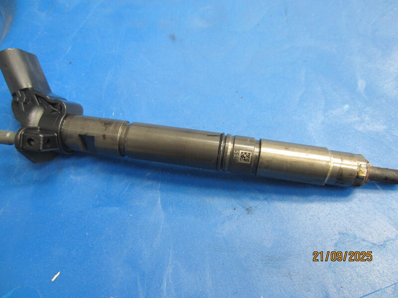 Injector unit 059130277FB-USED Image 1