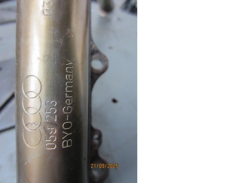 Exhaust manifold  cylinders 4-6 059253033DA USED Image 2