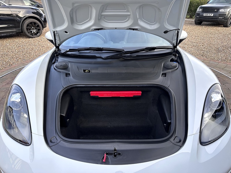 Porsche 718 Cayman T - U239
