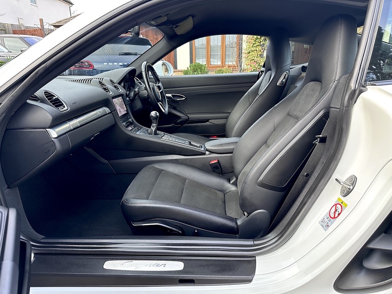Porsche 718 Cayman T - U239