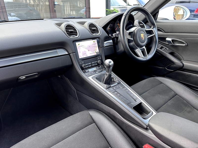 Porsche 718 Cayman T - U239