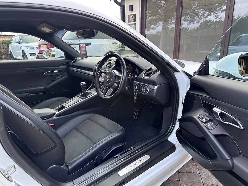 Porsche 718 Cayman T - U239