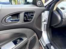 Jaguar XK V8 Portfolio 