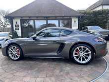 Porsche 718 Cayman T S 