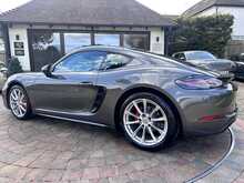 Porsche 718 Cayman T S 