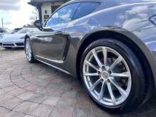 Porsche 718 Cayman T S 