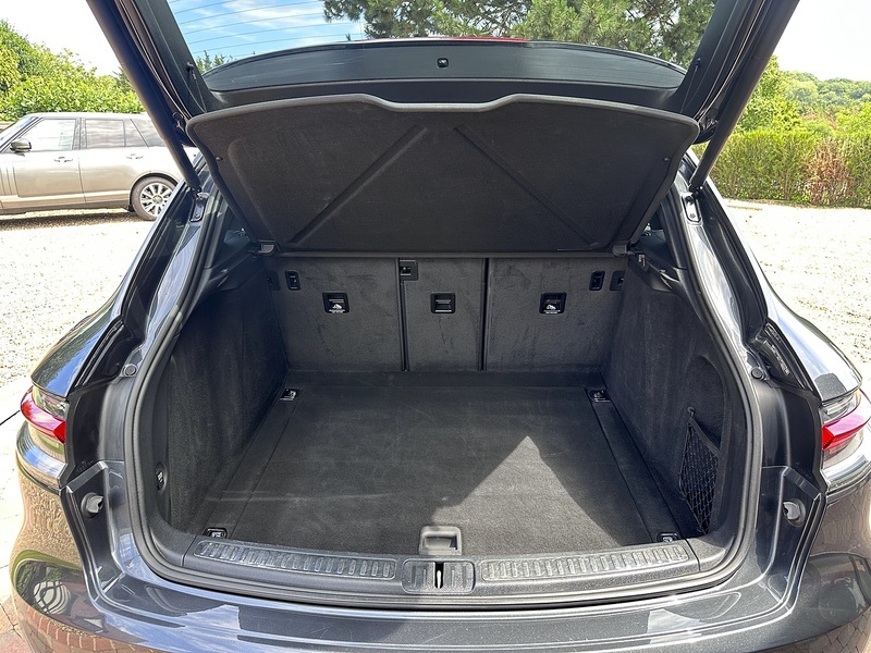 Porsche Macan T V6 S - U270