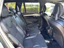 Volvo XC90 B5 MHEV R-Design 