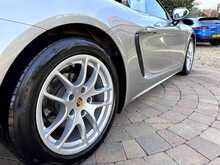 Porsche 718 Boxster T 