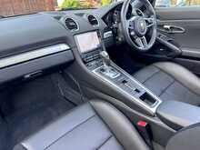 Porsche 718 Boxster T 