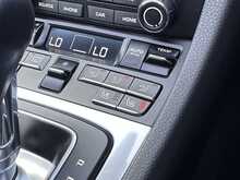 Porsche 718 Boxster T 