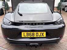 Porsche 718 Cayman T GTS 