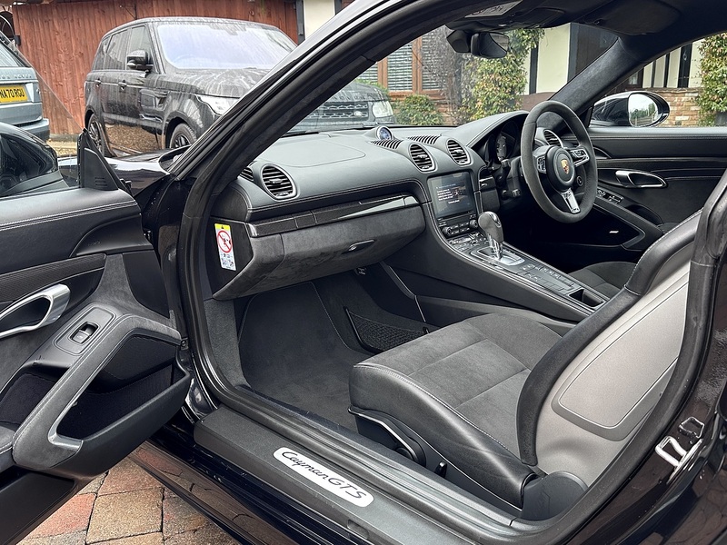 Porsche 718 Cayman T GTS - U295