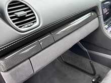 Porsche 718 Cayman T GTS 