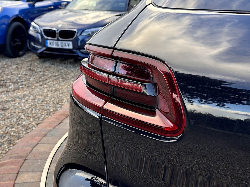 Porsche Macan T V6 GTS - U297