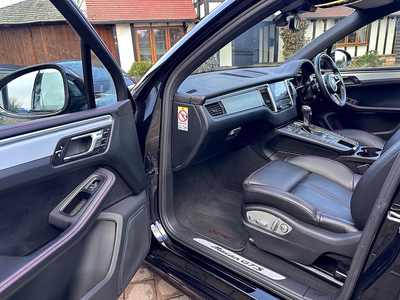 Porsche Macan T V6 GTS - U297