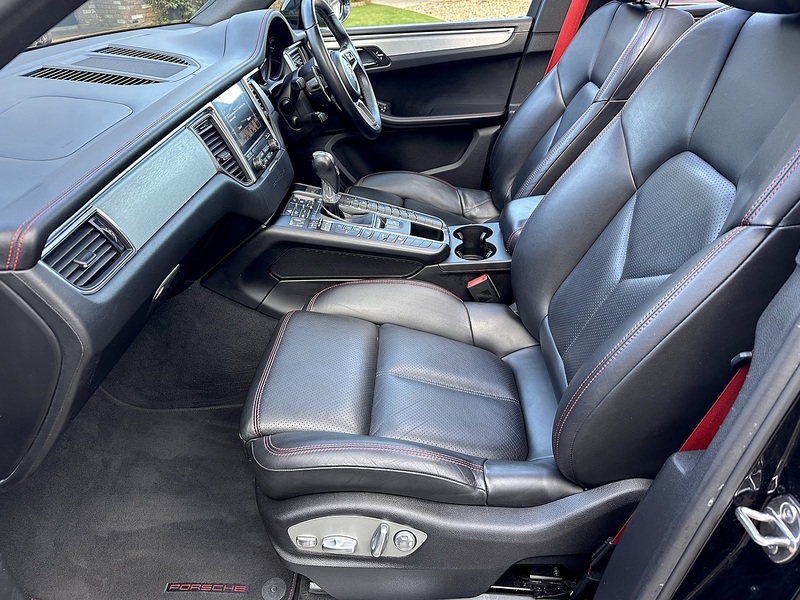 Porsche Macan T V6 GTS - U297
