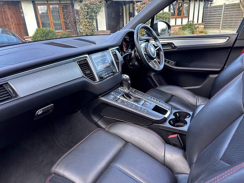 Porsche Macan T V6 GTS - U297