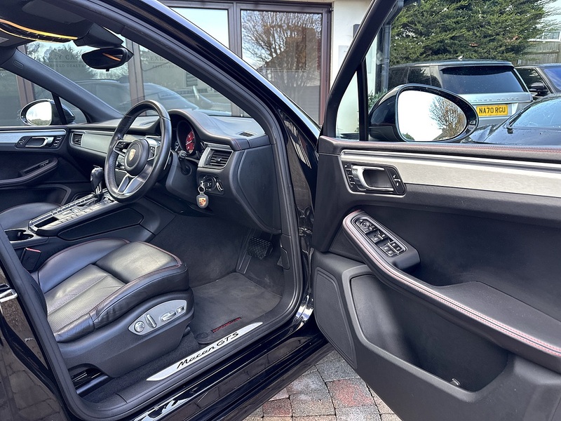 Porsche Macan T V6 GTS - U297