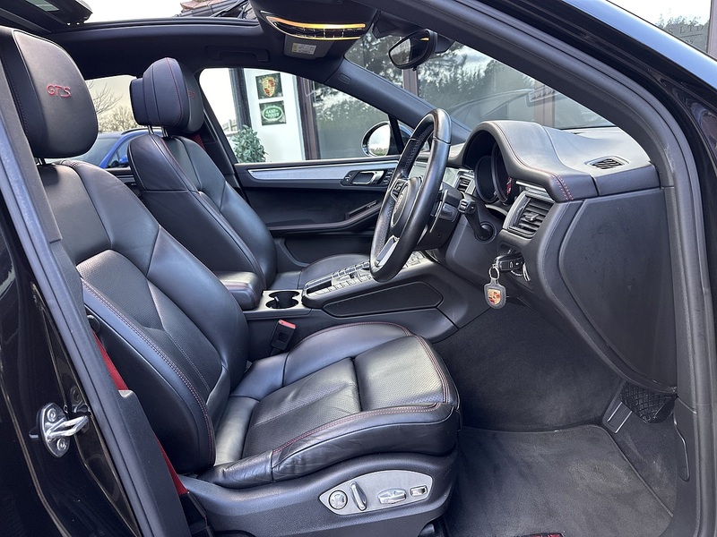 Porsche Macan T V6 GTS - U297