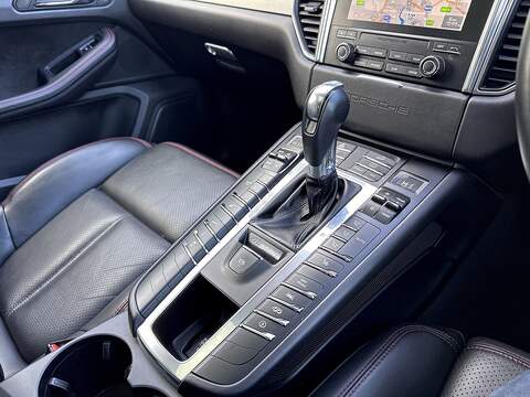 Porsche Macan T V6 GTS - U297