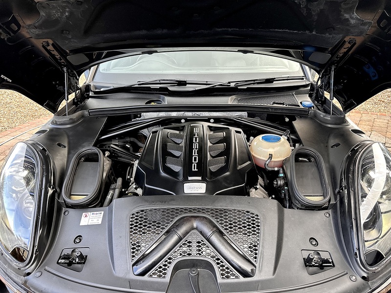 Porsche Macan T V6 GTS - U297