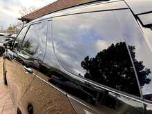 Land Rover Discovery D300 MHEV R-Dynamic SE 