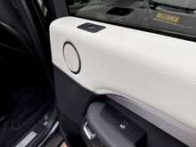 Land Rover Discovery D300 MHEV R-Dynamic SE 