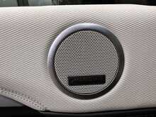 Land Rover Discovery D300 MHEV R-Dynamic SE 