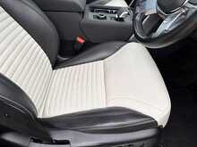 Land Rover Discovery D300 MHEV R-Dynamic SE 