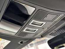 Land Rover Discovery D300 MHEV R-Dynamic SE 