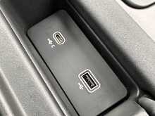 Land Rover Discovery D300 MHEV R-Dynamic SE 