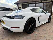 Porsche 718 Cayman T GTS 