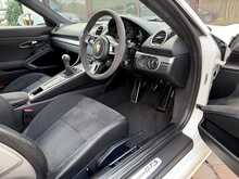 Porsche 718 Cayman T GTS 