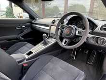 Porsche 718 Cayman T GTS 