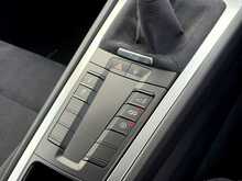 Porsche 718 Cayman T GTS 