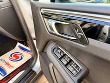 Porsche Macan T V6 S 