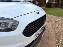 Ford Transit Courier TDCi Leader 