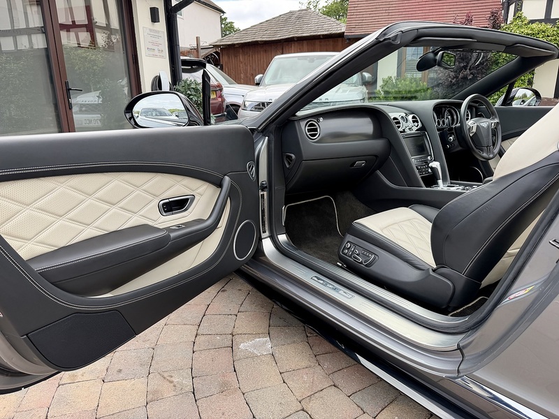 Bentley Continental GTC S V8 - U341