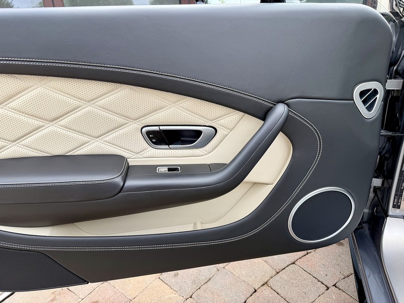 Bentley Continental GTC S V8 - U341