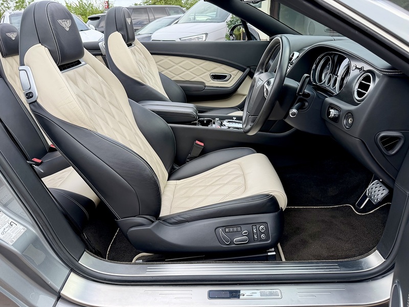 Bentley Continental GTC S V8 - U341