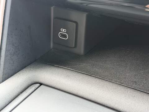 Land Rover Discovery D300 MHEV R-Dynamic HSE - U351
