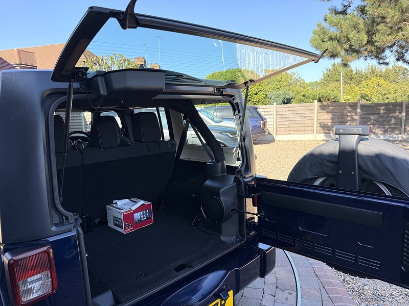 Jeep Wrangler CRD Sahara - U359